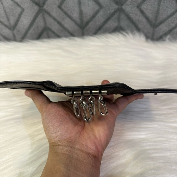 BURBERRY 4 key holder in black - Picture 5 of 16